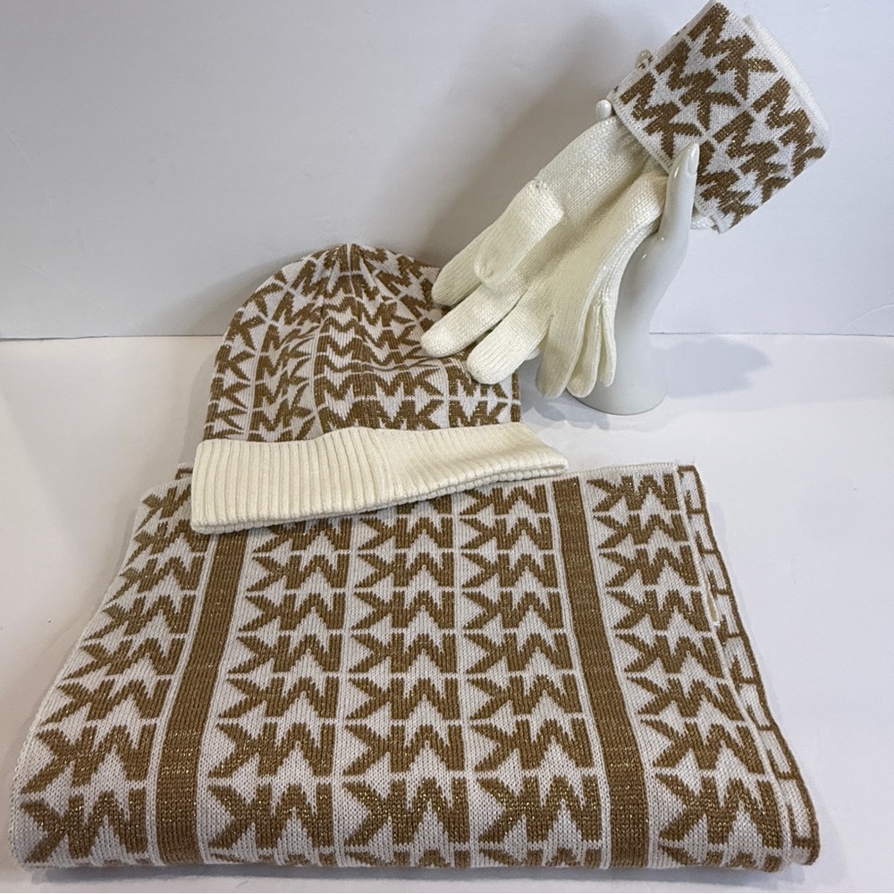 🆕 Michael Kors Gold Logo Knit Hat, Scarf & Gloves Set ✨✨New Without Tags - Picture 4 of 11